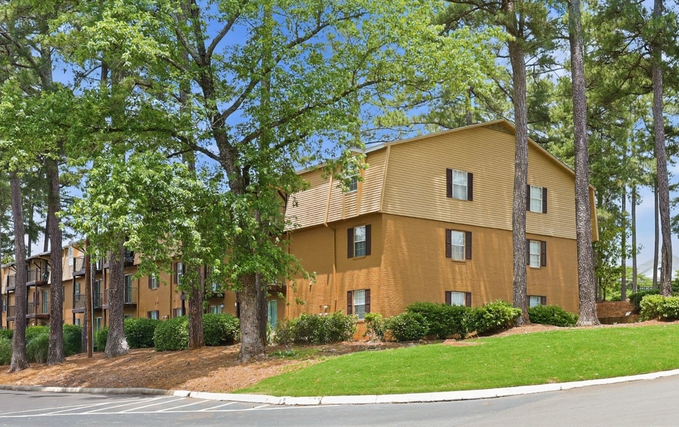 exterior view at The Park at Sondrio located in Greenville, SC